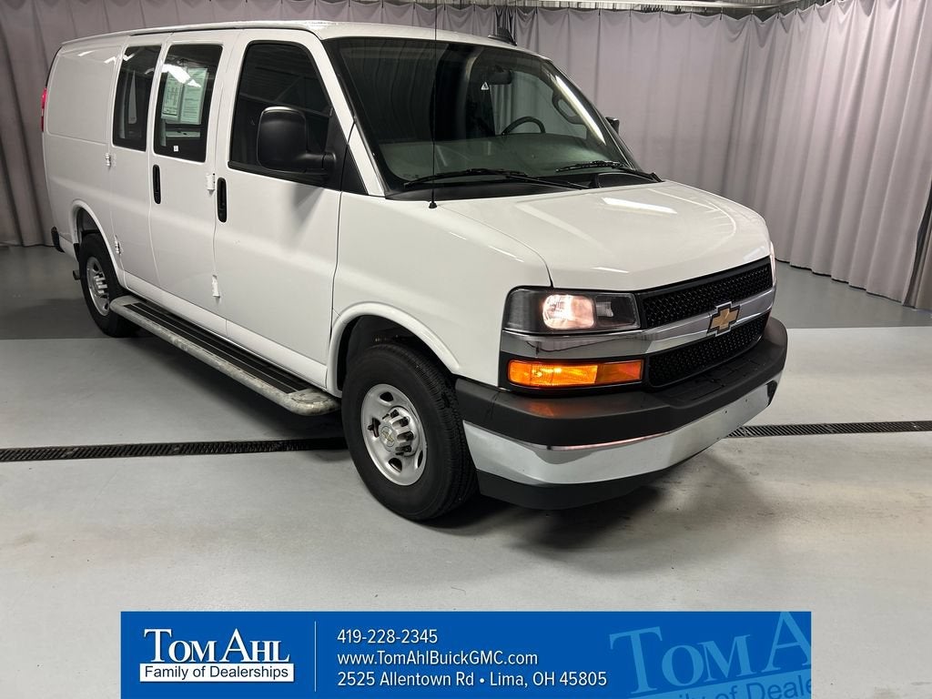 2025 Chevrolet Express Cargo WT